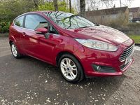 Used Ford Fiesta Zetec 82 HP (60 kW) 2015 Red Hatchback