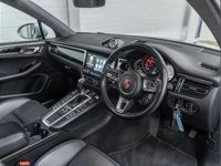 Used Porsche Macan Turbo 434 HP (319 kW) 2019 Silver SUV