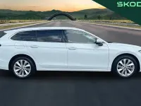 Second-hand Skoda Superb SE Technology 150 CP (110 kW) 2025 Alb Break