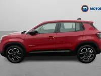 Begagnad Jeep Avenger Altitude 101 HK (74 kW) 2024 Röd SUV