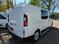 Used Nissan NV300 Tekna 125 HP (91 kW) 2019 White Van