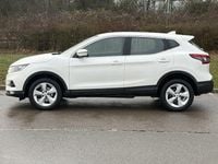 Used Nissan Qashqai Acenta Premium 115 HP (84 kW) 2019 White SUV