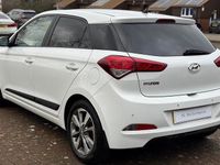 Used Hyundai i20 Premium 84 HP (61 kW) 2016 White Hatchback