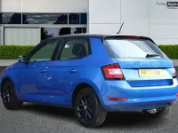 Begagnad Skoda Fabia Colour Edition 2021 Blå Halvkombi