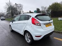 Used Ford Fiesta Zetec 82 HP (60 kW) 2012 White Hatchback