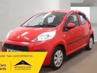 Begagnad Peugeot 107 Active 68 HK (50 kW) 2013 Röd Halvkombi