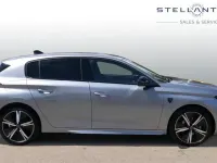 Usado Peugeot 308 GT 134 HP (98 kW) 2025 Cinzento Citadino