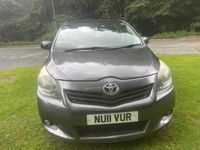 Usado Toyota Verso 150 HP (110 kW) 2011 Cinzento Monovolume
