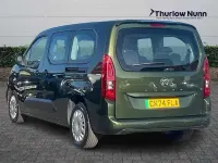 Używany Vauxhall Combo Design Edition 100 kW (136 KM) 2024 Zielony Minivan