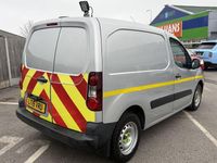 Used Peugeot Partner 64 HP (47 kW) 2019 Silver MPV
