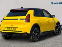 Used Renault R5 Iconic 89 kW (122 HP) 2025 Yellow/black Hatchback