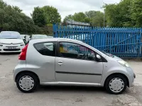 Gebraucht Peugeot 107 68 PS (50 kW) 2007 Silber Kleinwagen
