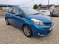 Used Toyota Yaris 99 HP (72 kW) 2014 Turquoise Hatchback