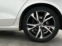 Used Volvo V60 R-Design 161 HP (118 kW) 2022 Estate