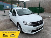 Used Dacia Sandero Ambiance 90 HP (66 kW) 2014 White Hatchback