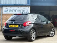 Second-hand Peugeot 208 Allure 2013 Negru Hatchback