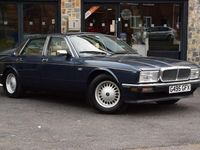 Used Daimler Sovereign 235 HP (172 kW) 1989 Blue Sedan