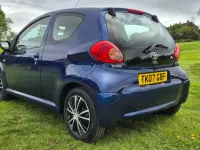 Usado Toyota Aygo 2007 Azul Utilitario