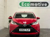 Usado Toyota Aygo X-play 69 CV (50 kW) 2017 Rojo Utilitario