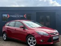Used Ford Focus Zetec 125 HP (91 kW) 2012 Red Hatchback
