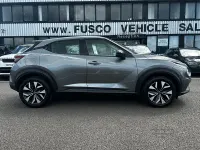 Usado Nissan Juke Acenta 114 HP (83 kW) 2022 Cinzento SUV