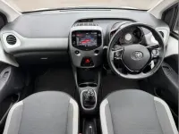Gebraucht Toyota Aygo Trend 72 PS (52 kW) 2020 Weiß Kleinwagen