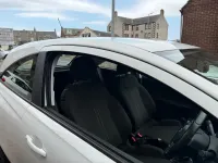 Used Vauxhall Corsa SRi 75 HP (55 kW) 2017 White Hatchback