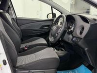 Used Toyota Yaris Hybrid 101 HP (74 kW) 2016 White Hatchback