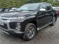 Begagnad Mitsubishi L200 Warrior 150 HK (110 kW) 2020 Svart Pickup