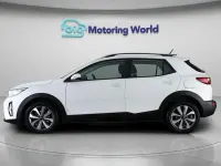 Używany Kia Stonic 99 KM (72 kW) 2021 Biały SUV