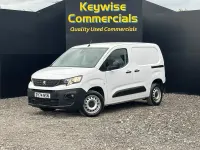 Second-hand Peugeot Partner Premium 2024 Alb Monovolum