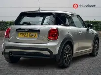 Begagnad Mini Cooper Classic 136 HK (100 kW) 2023 Silver Halvkombi