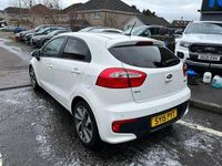 Used Kia Rio 107 HP (78 kW) 2015 White Hatchback