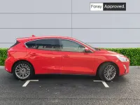 Używany Ford Focus Titanium X 125 KM (91 kW) 2018 Czerwony Hatchback