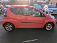 Usado Citroën C1 Platinum 68 HP (50 kW) 2014 Vermelho Citadino