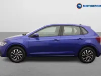 Begagnad VW Polo Life 2024 Blå Halvkombi