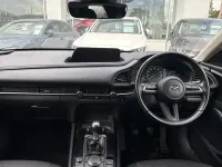 Käytetty Mazda CX-30 120 HP (88 kW) 2022 Musta Katumaasturi