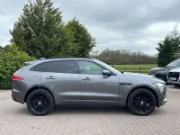 Usado Jaguar F-Pace R-Sport 180 HP (132 kW) 2019 Cinzento SUV