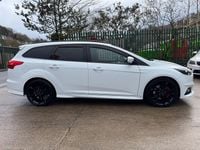 Used Ford Focus ST 185 HP (136 kW) 2017 White Estate
