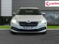 Usado Skoda Superb SE Technology 150 CV (110 kW) 2022 Blanco Familiar