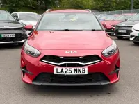 Używany Kia Ceed 138 KM (101 kW) 2025 Czerwony Hatchback