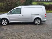 Usado VW Caddy 103 HP (75 kW) 2009 Prateado Monovolume