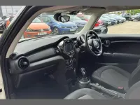 Used Mini Cooper Classic 134 HP (98 kW) 2019 White Hatchback