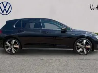 Begagnad VW Golf VIII GTD 200 HK (147 kW) 2022 Svart Halvkombi