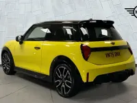 Usado Mini Cooper Hatch 113 kW (154 HP) 2025 Amarelo Citadino