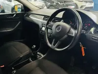 Usado Skoda Rapid SE 110 HP (80 kW) 2014 Prateado Citadino
