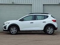 Used Dacia Sandero Essentiel 91 HP (66 kW) 2023 White Hatchback