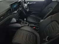 Begagnad Ford Focus ST-Line X 125 HK (91 kW) 2024 Svart Halvkombi