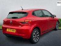 Used Renault Clio V Iconic 90 HP (66 kW) 2022 Hatchback