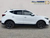 Usado MG ZS Exclusive 105 CV (77 kW) 2024 Blanco SUV